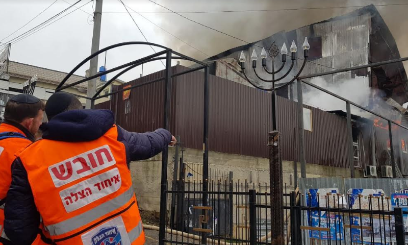 שריפה ליד קברו של רבי נחמן- ספרי התורה חולצו