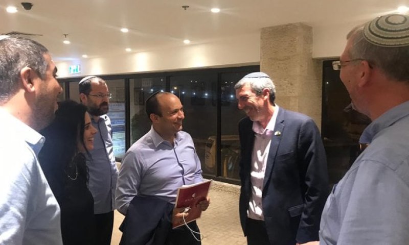 תצא בשורת האיחוד? צוותי הימין נפגשים להמשך מו"מ