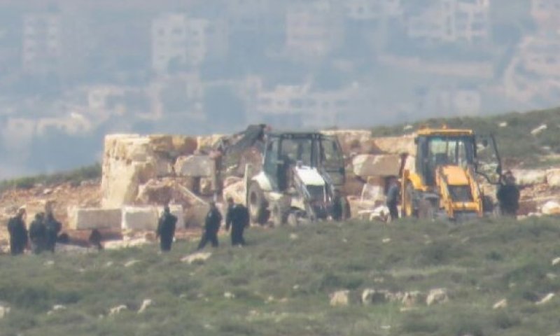 פרס לטרור? יעלון שוב הורס בתים של יהודים