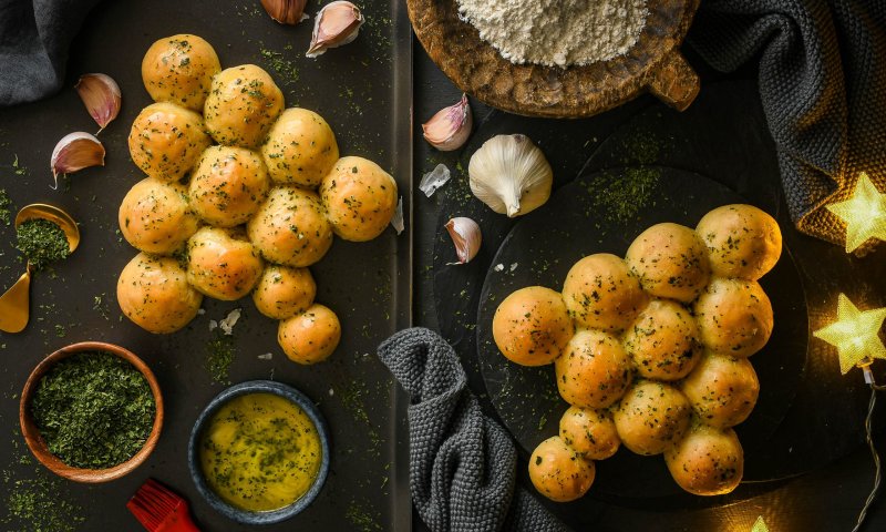 פינוק לסגר: מתכון ללחמניות שום רכות ואווריריות