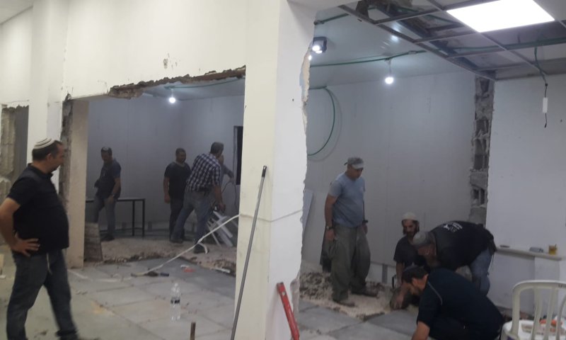 עשרות מתנדבים סייעו לשיפוץ בית הכנסת בלוד