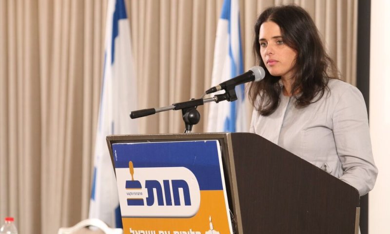 "בתי המשפט מתעלמים מהמשפט העברי"