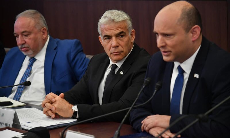 הציבור מחפש אחדות &ndash; הפוליטיקאים עסוקים בלכלוך