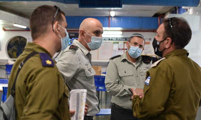 צוות רפואי צבאי יתגבר מחלקת קורונה בבית חולים