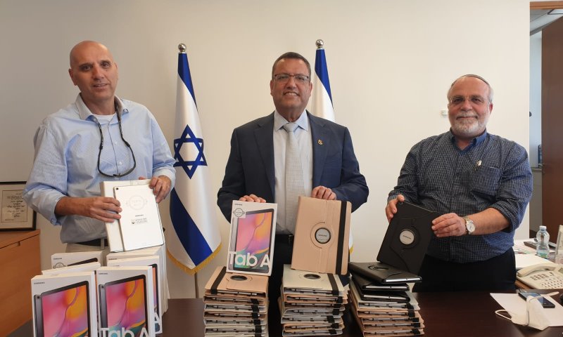 עשרות טאבלטים יחולקו בירושלים לילדים עם מוגבלות