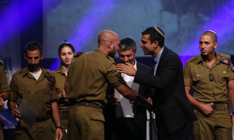 אלף עולים מצרפת הצדיעו ללוחמי צה"ל