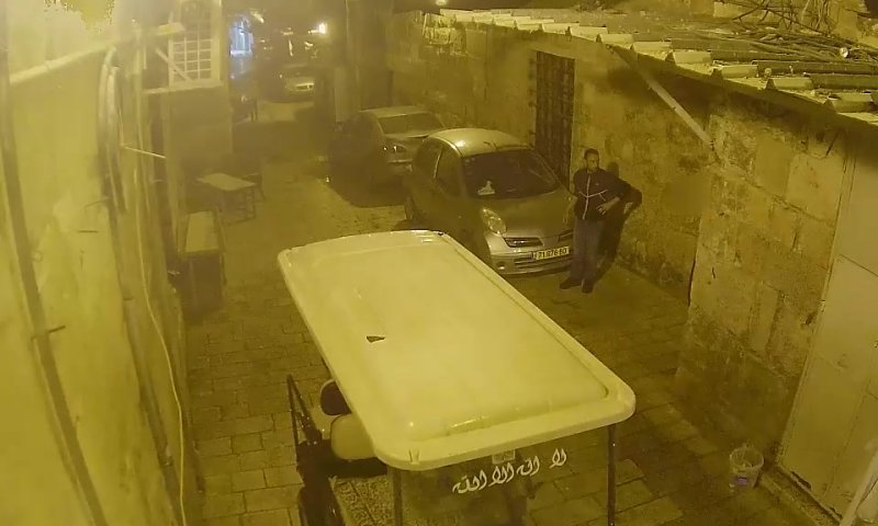 ערבי שטף חרדי עם צינור מים וישלם עשרות אלפי שקלים