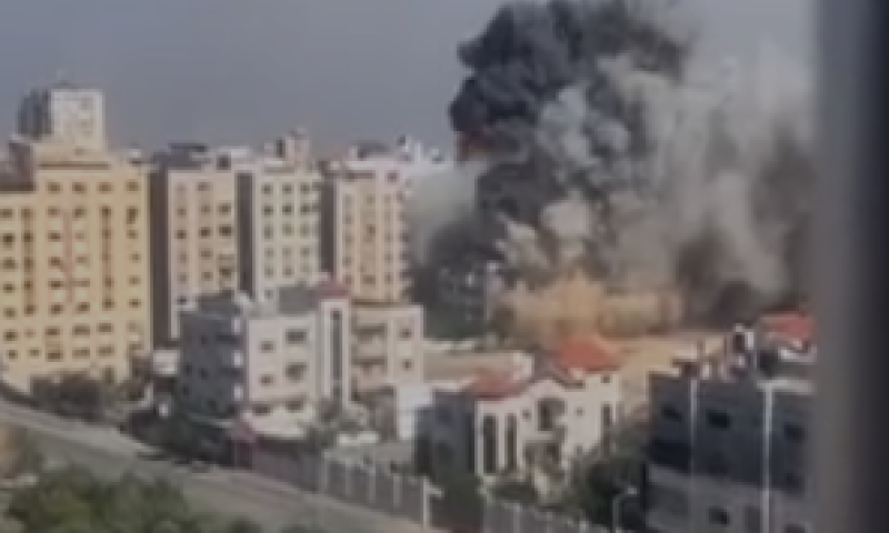 עזה ממשיכה לבעור; צה"ל השמיד מנהרת טרור | צפו