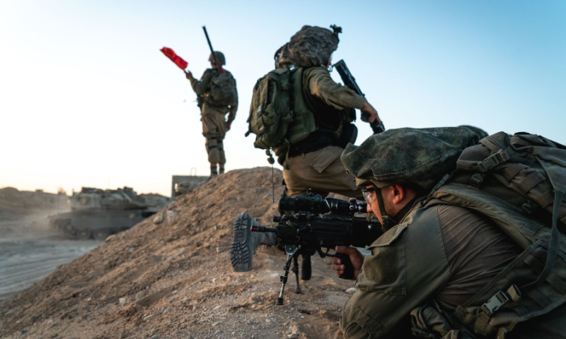 ביבשה, באוויר ובים: גלריה ענקית &ndash; שנה ל'שומר חומות'