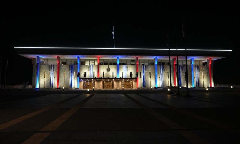 כאות הזדהות: משכן הכנסת הואר בצבעי דגל אוסטרליה | צפו