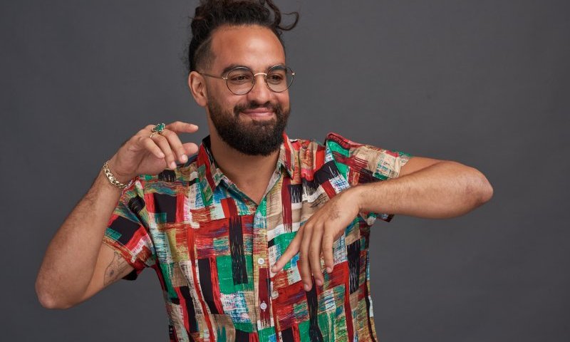 לאחר שהתחתן והפך לאבא: בניה ברבי בסינגל חדש