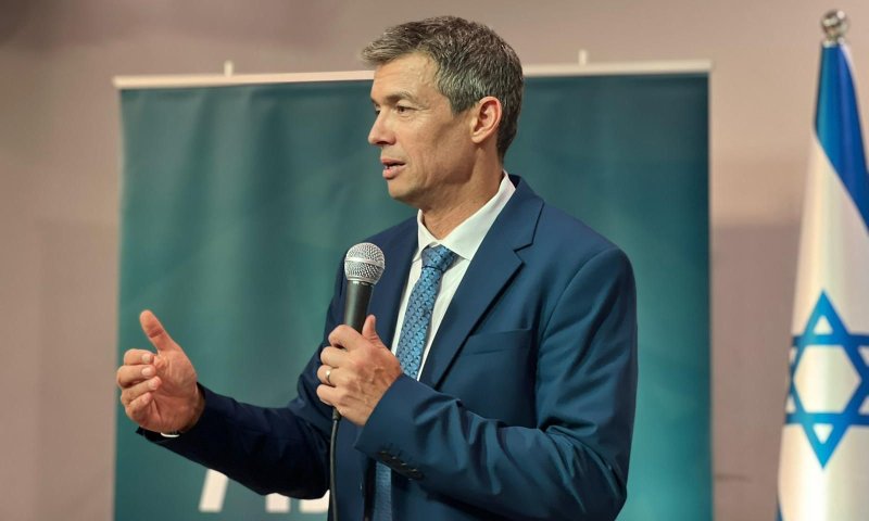 חוזר לעמדת הפרשן: הג'וב החדש של יועז הנדל