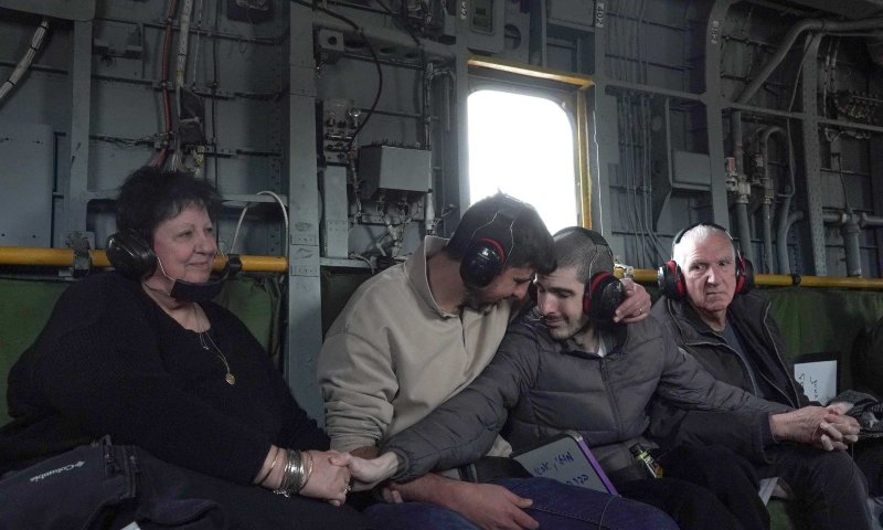 אחרי 10 ימים: שורד השבי אור לוי השתחרר מבית החולים