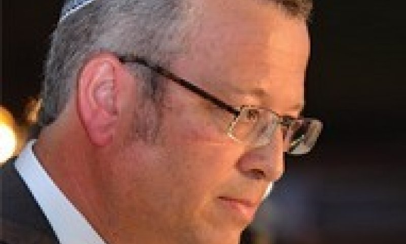 נשים לא יכולות להספיד? תגובה לרב אבינר