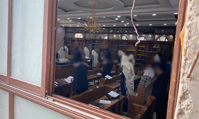 המשטרה פיזרה מתפללים בבתי כנסת וחילקה דוחות