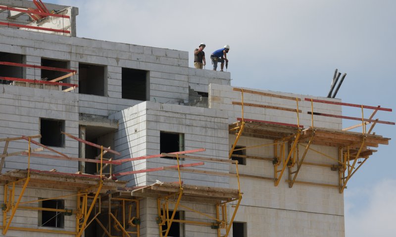 כפר ברא: פועל בניין נפצע באתר בנייה, מצבו בינוני