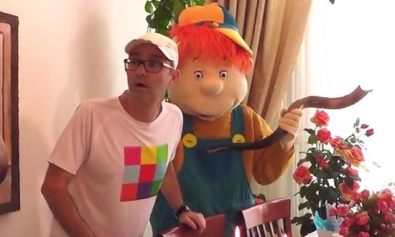 כשהשכנים הדתיים דפקו בדלת של 'שלומי וסתם'