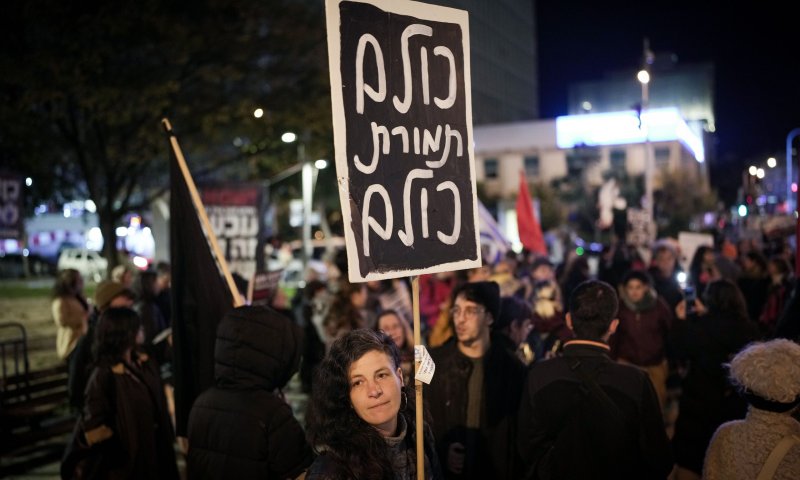 חמאס מודיע: לא נשחרר חטופים בלי הפסקת הלחימה