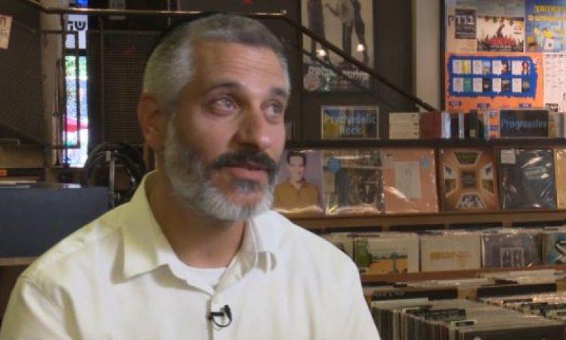 "לא בושה לרצות רוחניות": אביתר בנאי סוגר מעגל