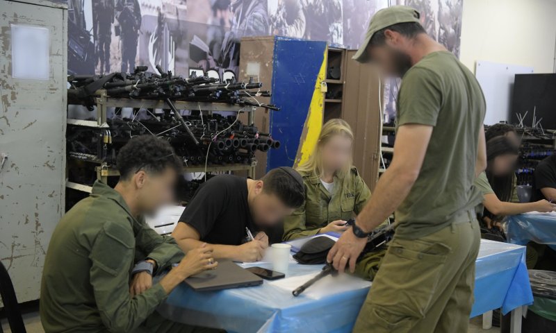 בכיר בצה"ל לסרוגים: הצבא בנוי היום על המילואים