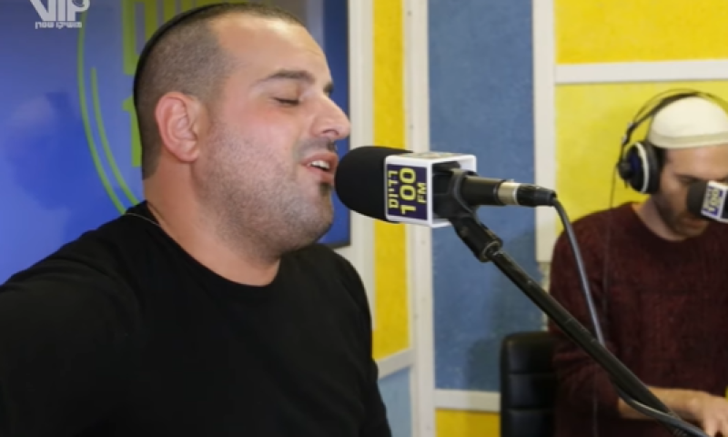 מפתיע: עקיבא עושה עדן חסון. צפו