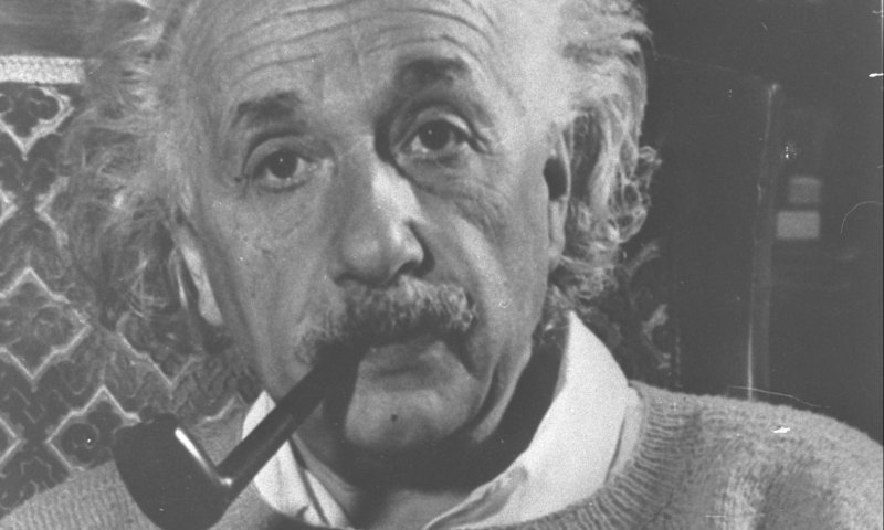 מה אלברט איינשטיין עשה עם הכסף של פרס הנובל?