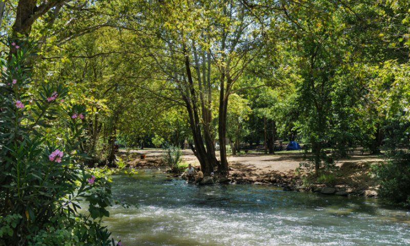 אזרח נהרג מפגיעה ישירה של רקטה בקיבוץ הגושרים