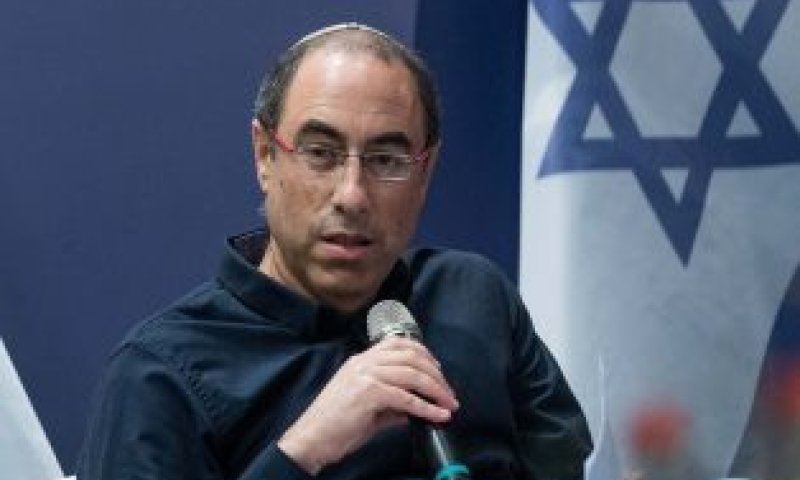 "אם הרב רפי ידרוש בביה"כ שלי אני אקום ואצא"