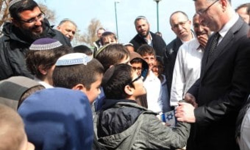 מפגן כוח לקהילה הדתית לאומית בבית שמש