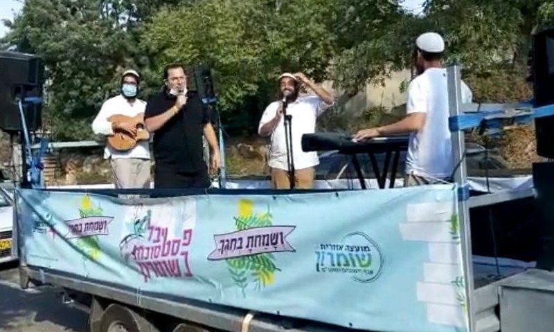 צפו: ניידות שמחה וחידונים של "הצייסר" בשומרון