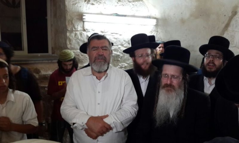 אח האדמו"ר מנדבורנה ו-2,500 איש עלו לקבר יוסף