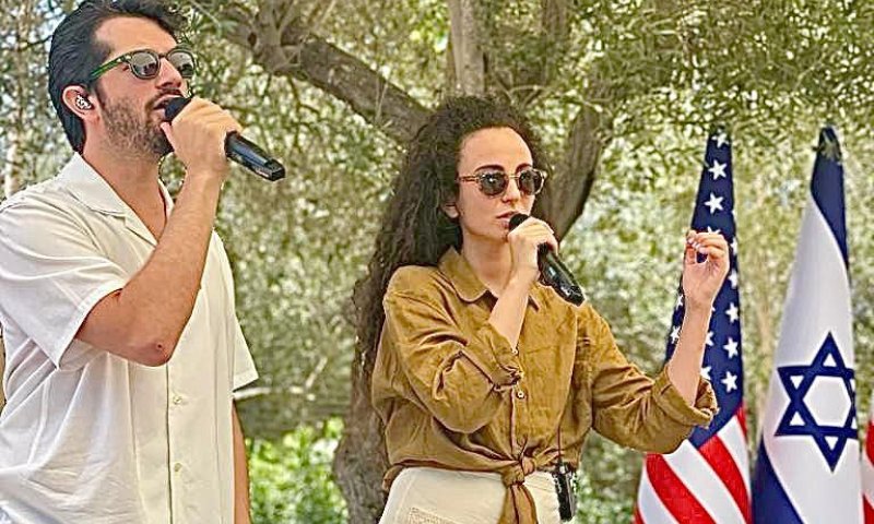 קורע: יובל דיין ורן דנקר בחזרות להופעה מול ביידן