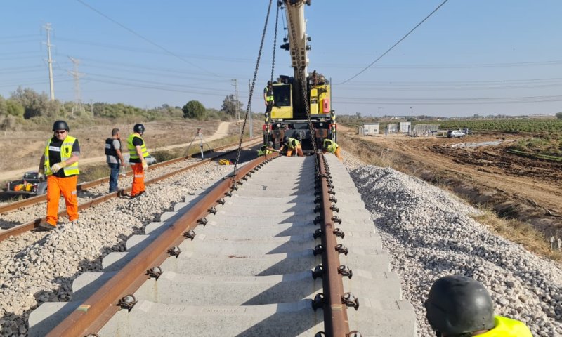 טרגדיה: אישה נהרגה לאחר שנפלה לפסי רכבת