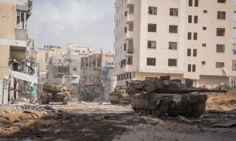 צפו: צה"ל מכתר את ח'אן יונס, העזתים נמלטים