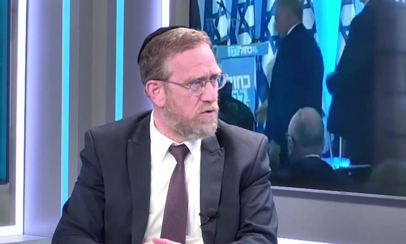 פינדרוס במתקפה על עודד רביבי: "שיקר אותי, חצוף"