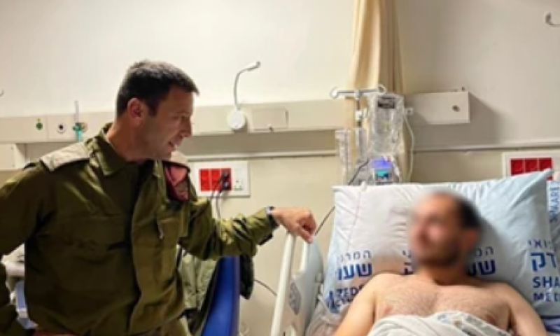 מפקד פיקוד העורף ביקר את הקצין שחיסל את המחבל