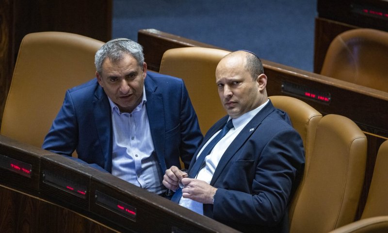 קרב אבוד: הקואליציה נערכת ליום של הפסדים