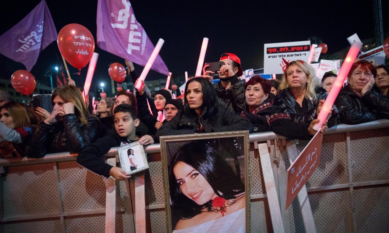 נתניהו: "צריך לתת אגרוף לפנים לבעלים המכים"