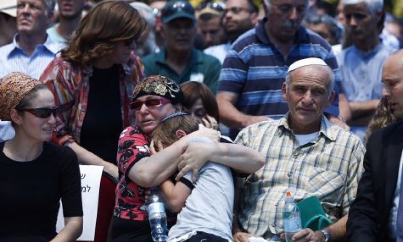 "אני לא רוצה לעמוד מול משפחת שליט"