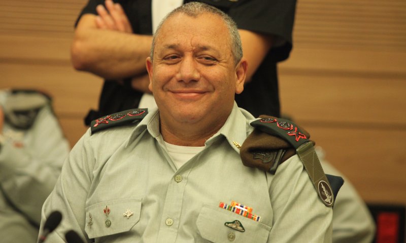 היציאה של אייזנקוט הופכת ל'עלילת דם' נגד צה"ל