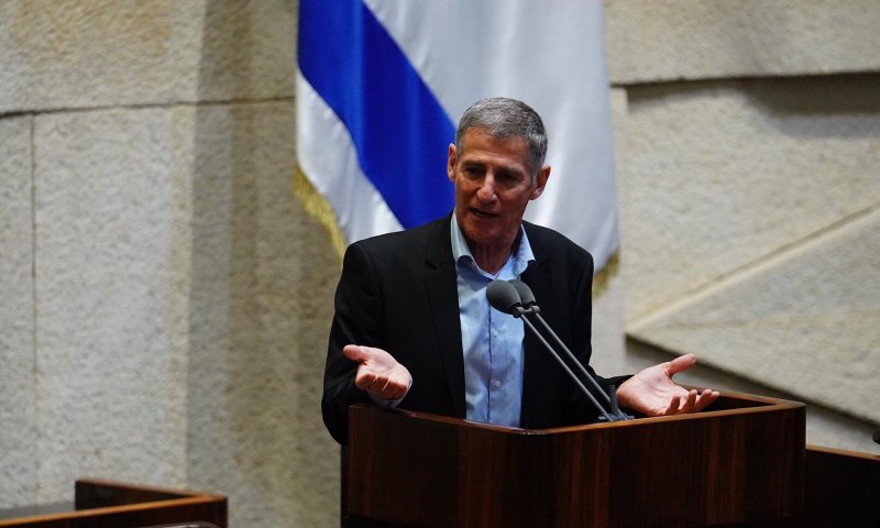 המשגיחים נגד גולן: "רוח של זלזול בקודשי ישראל"