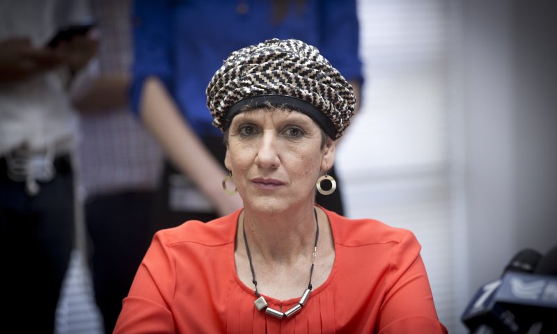 שלפיד יפסיק לכתוב פוסטים המעידים על בורות