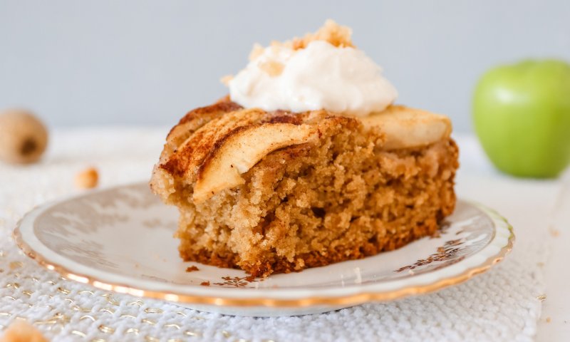 יאמי: עוגת קראמבל תפוחים טבעונית