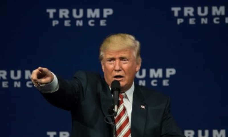 סערה בארה"ב: טראמפ הגיש בקשה לחקור את אובמה