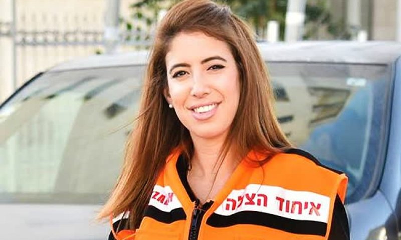 ריגשה את הרשת: מצילה חיים למרות המגבלה הקשה