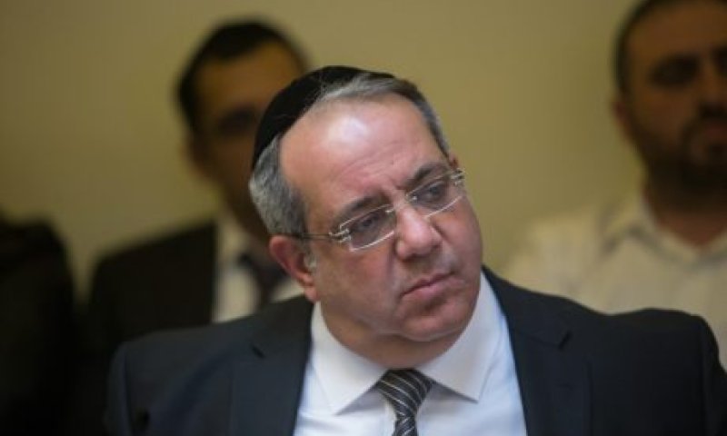 מתקפה חריפה: עדיף לאכול חזיר מחתונה להטב"ית