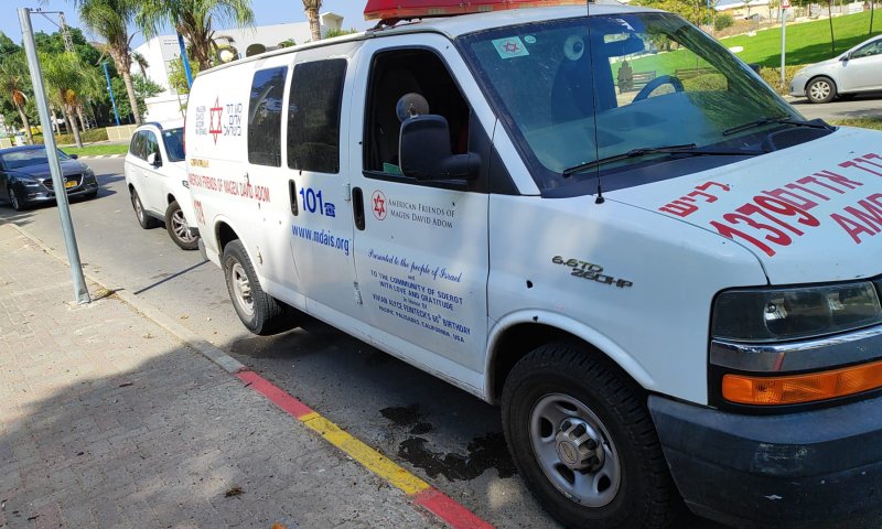 בן 77 התמוטט בקלפי ברעננה, מצבו אנוש