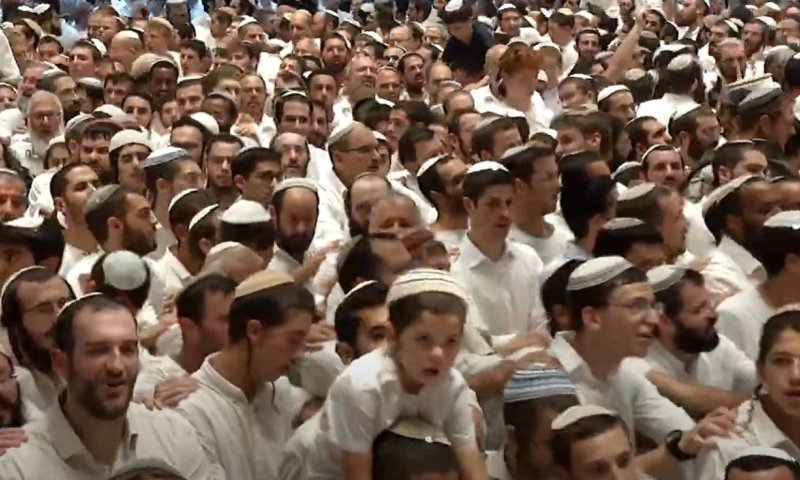 טרי משולחן העריכה: הקפות שניות בישיבת הר המור. צפו