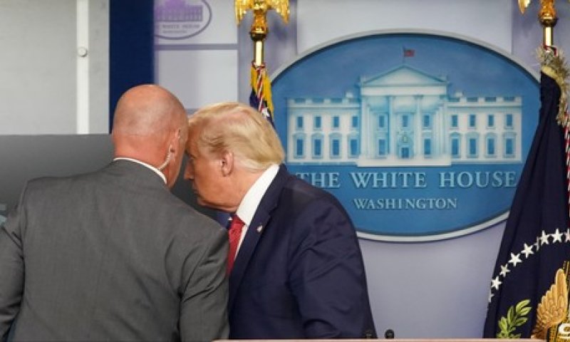 בהלה בבית הלבן: טראמפ פונה בעקבות אירוע ירי