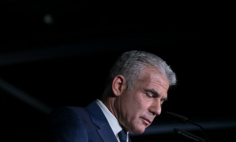 סקר:לפיד נחלש משמעותית; בנט נוסק, גבאי מתפרק